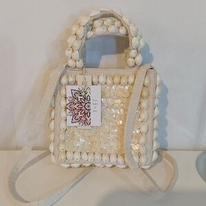 Womens Beaded Shell Crossbody Bag in Cream Beach Vacation (Small Flaw) VIRAL!!!